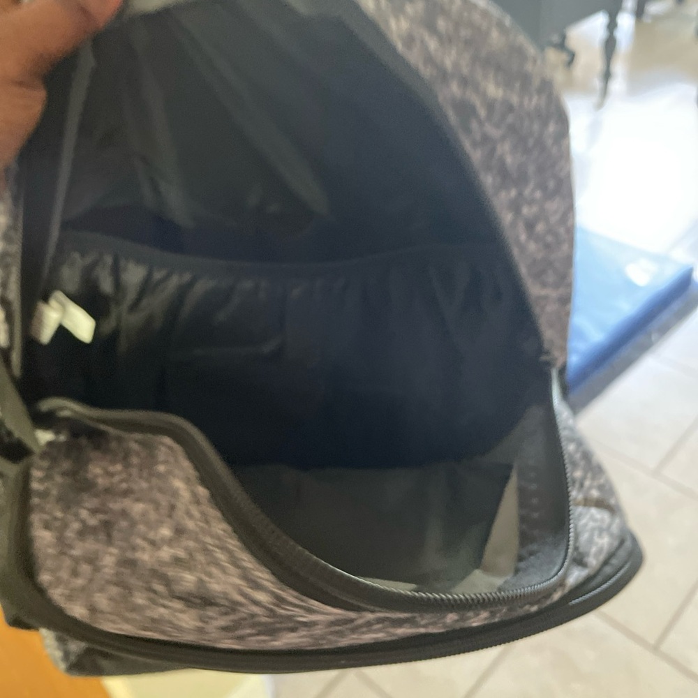 School backpack - Picture 2 of 3